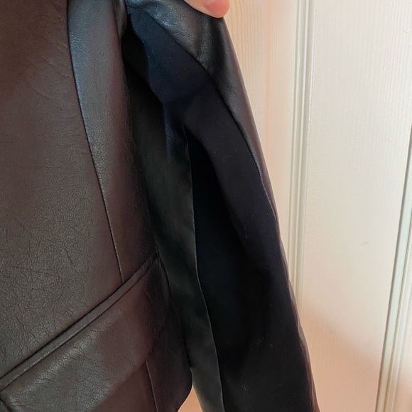 BCBG Cruz Faux Leather Blazer Jacket EUC - Picture 7 of 11